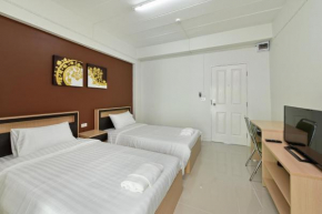 Отель B32 Apartment  Бангкок